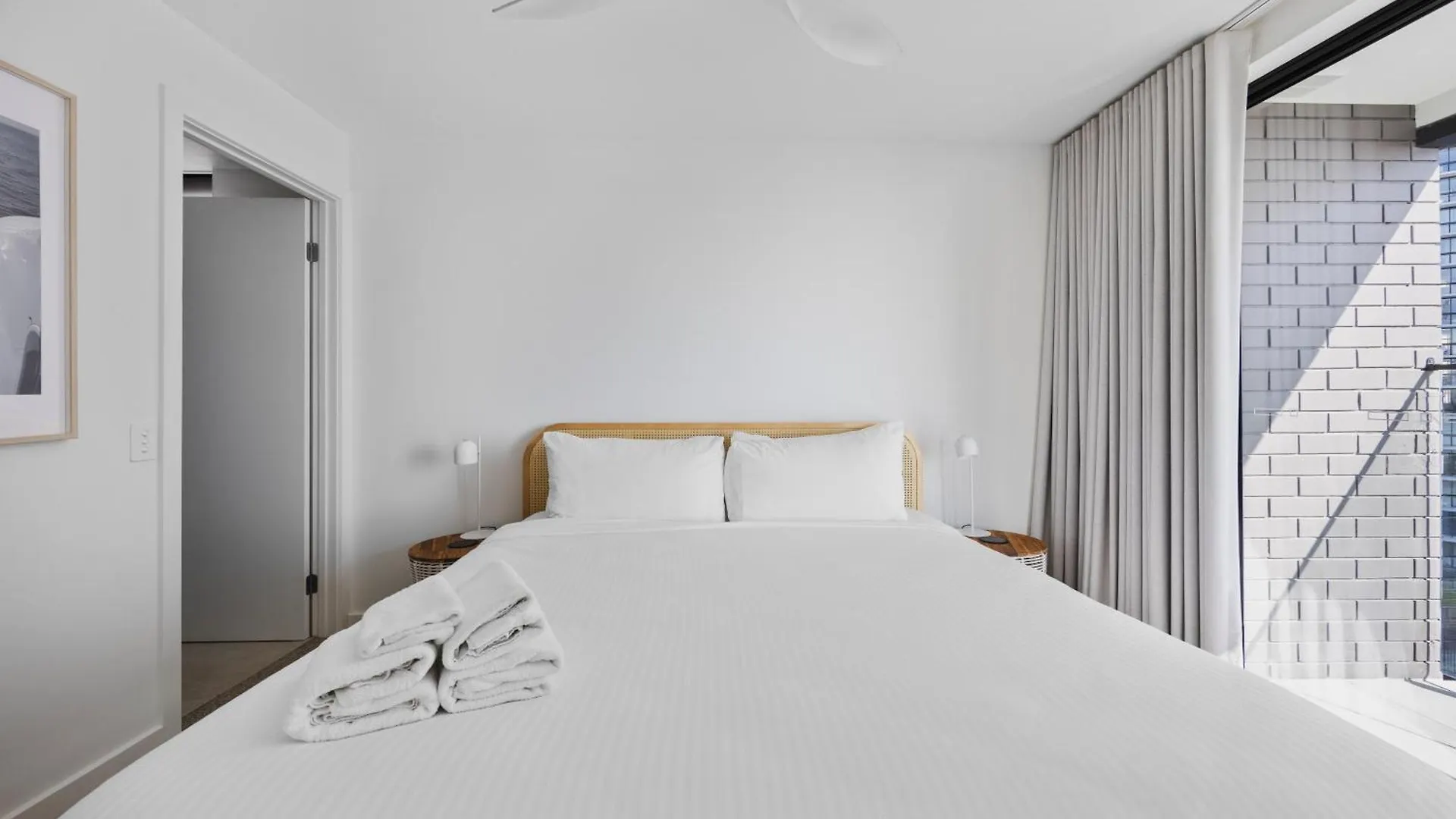 The Shores Surfers Paradise Apartment Gold Coast