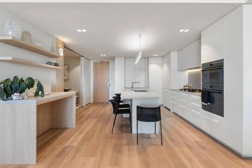 Luxurious 2br 2ba Oceanfront Kirra Apartmán *
