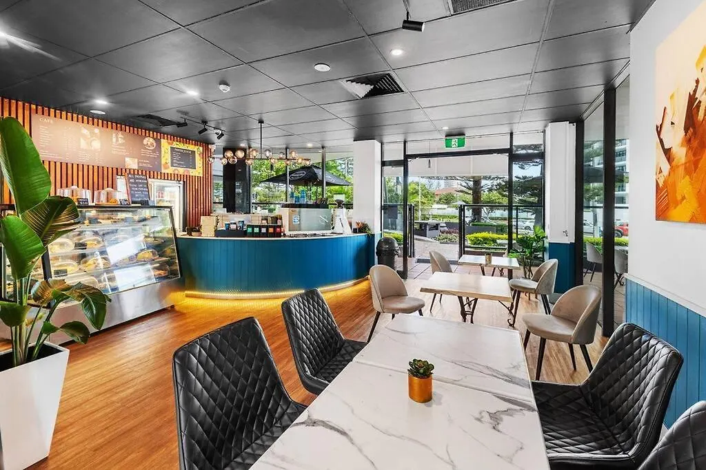 Broadbeach Beauty Walk To & Free Parking