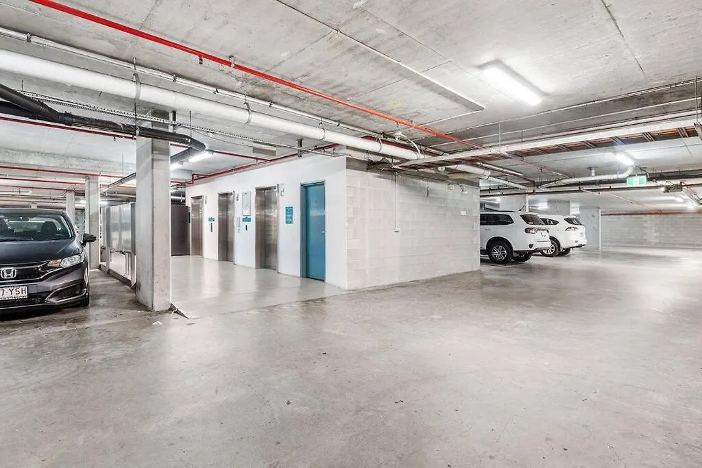 Broadbeach Beauty Walk To & Free Parking Gold Coast