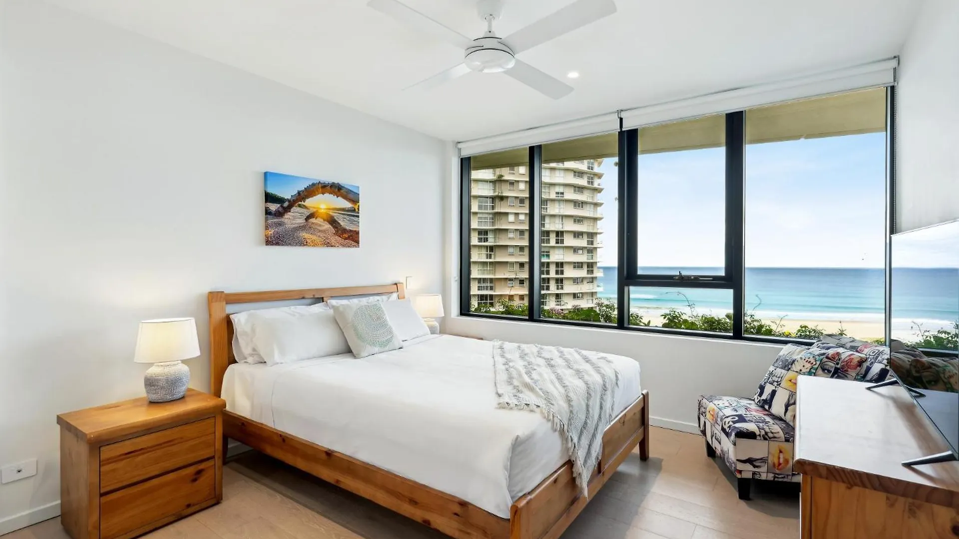 Glorious Ocean Views 2-bed Pool & Amenities * Gold Coast