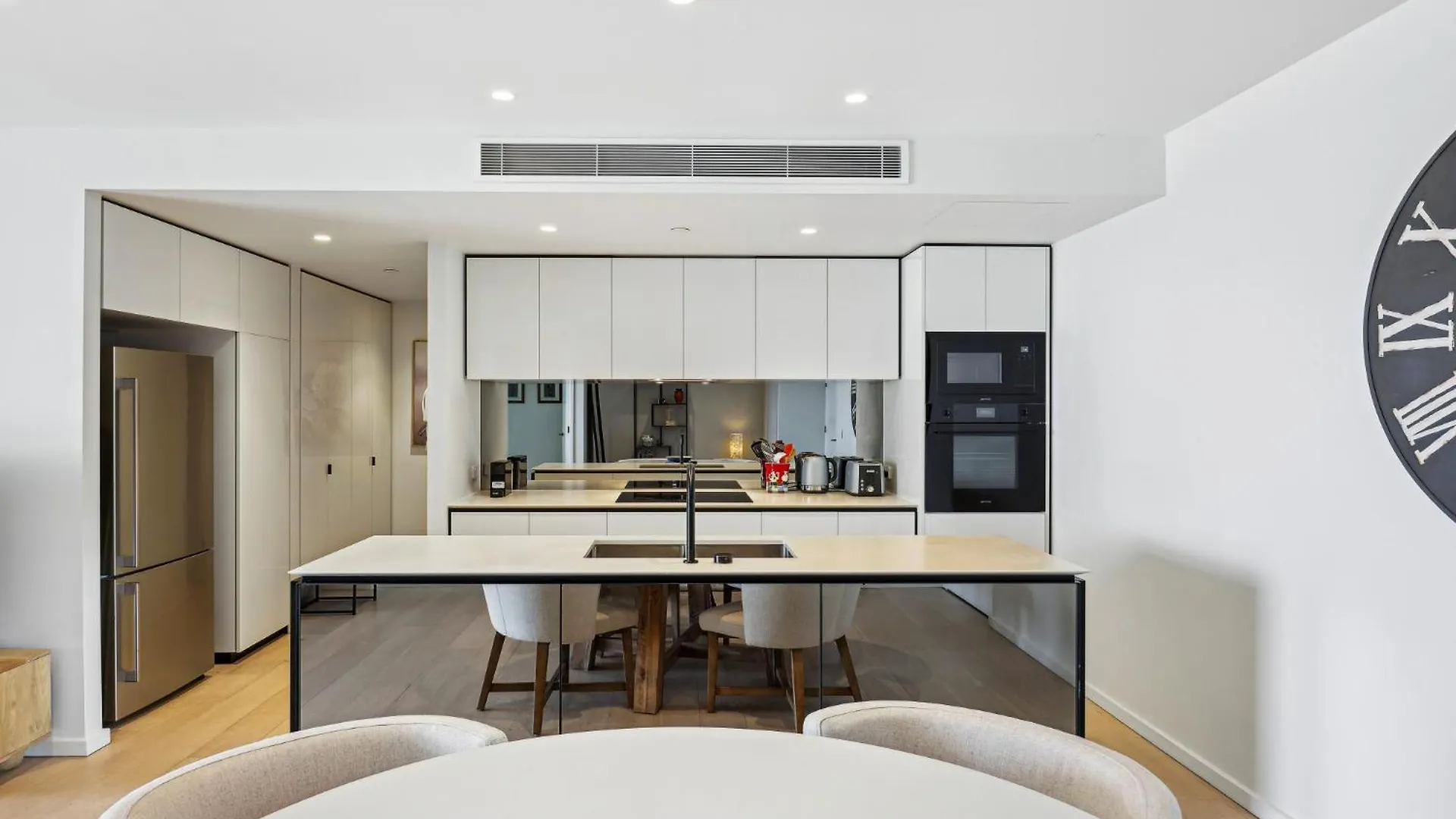 Apartmán Glorious Ocean Views 2-bed Pool & Amenities Gold Coast