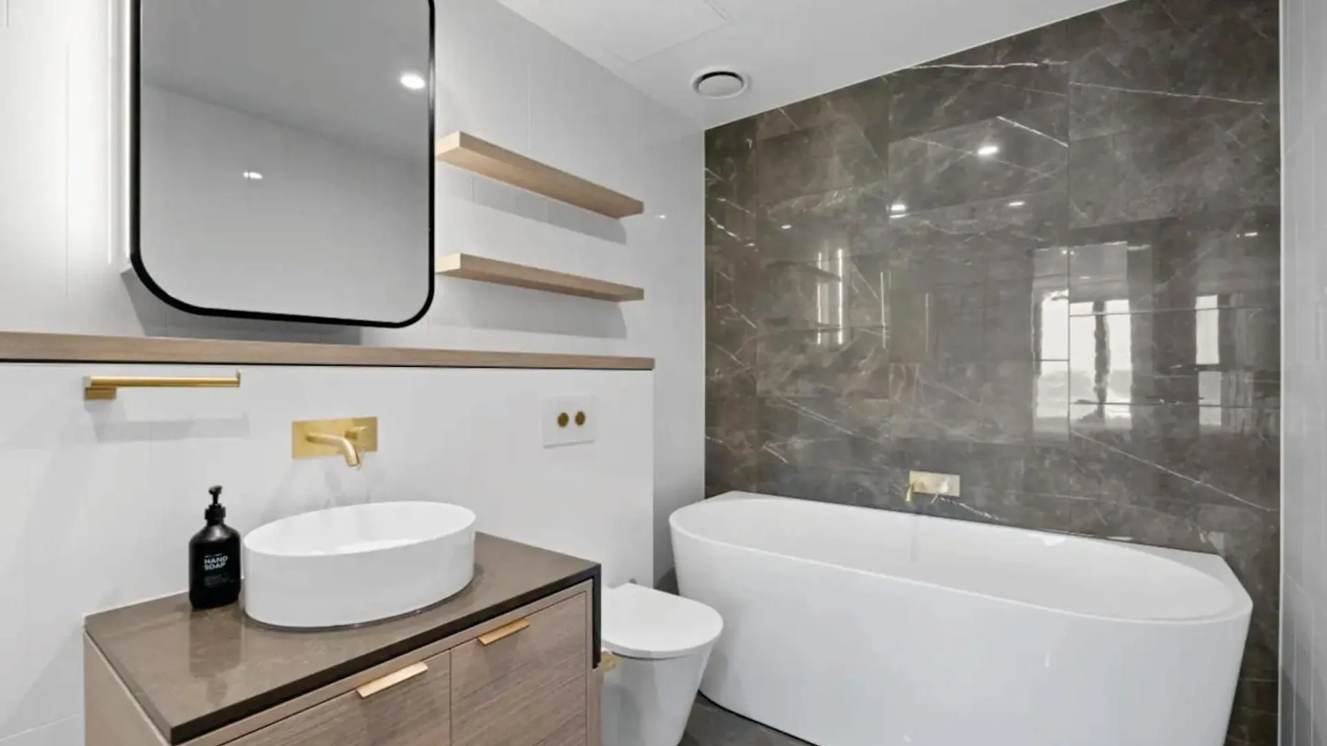 Serain Residences On 88 Esplanade Surfers Paradise *