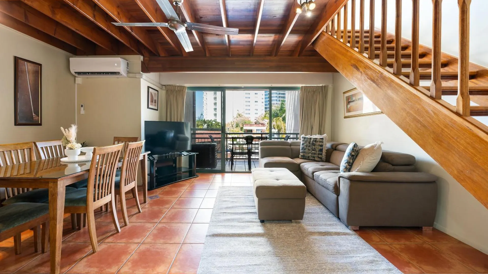 Santa Fe By The Broadwater Aparthotel