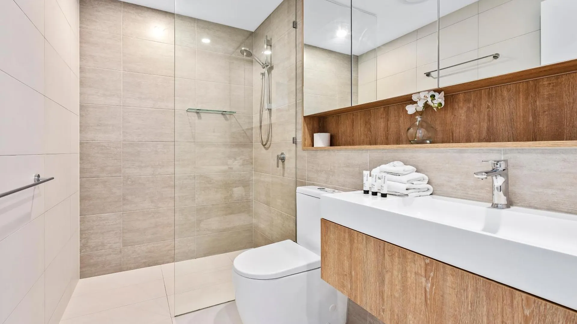2 Bedroom 1 Bathroom Private At Casino - Paid Parking Only Gold Coast
