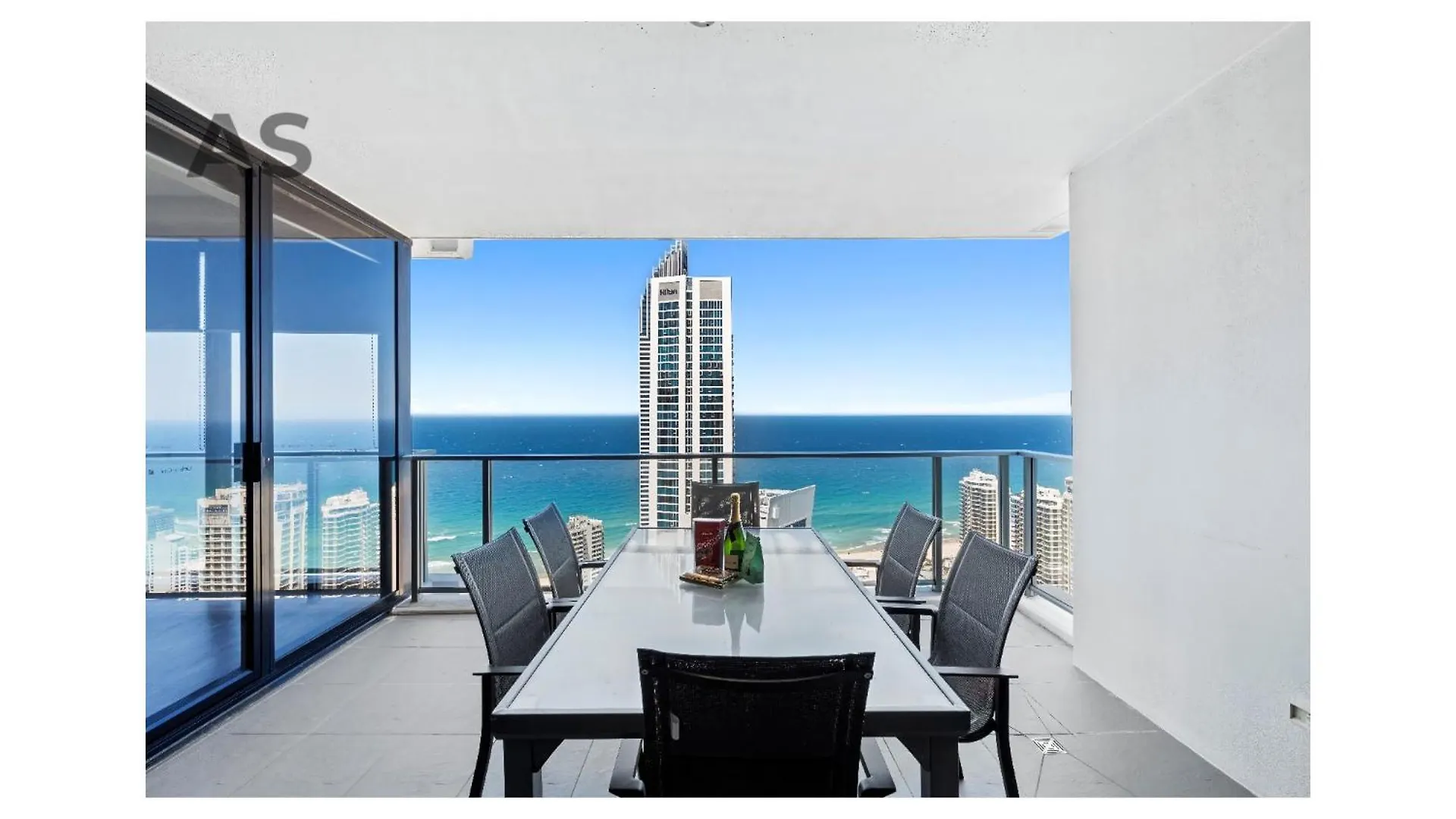 Circle On Cavill - Private - Apartment