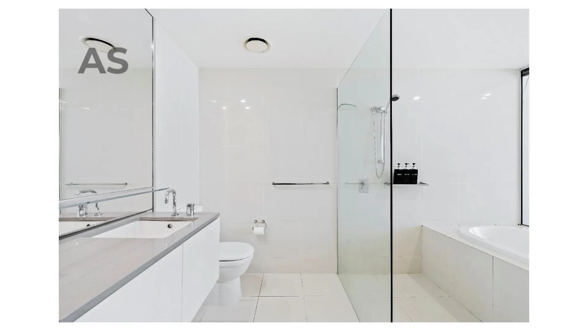 Circle On Cavill - Private - Apartment *