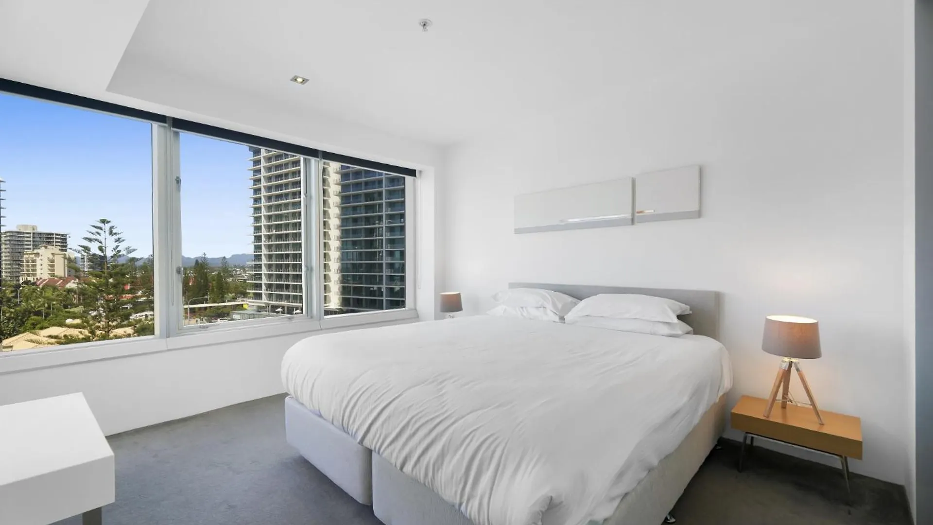 Scenic 2-bed With Pool, Gym & Secure Parking * Gold Coast