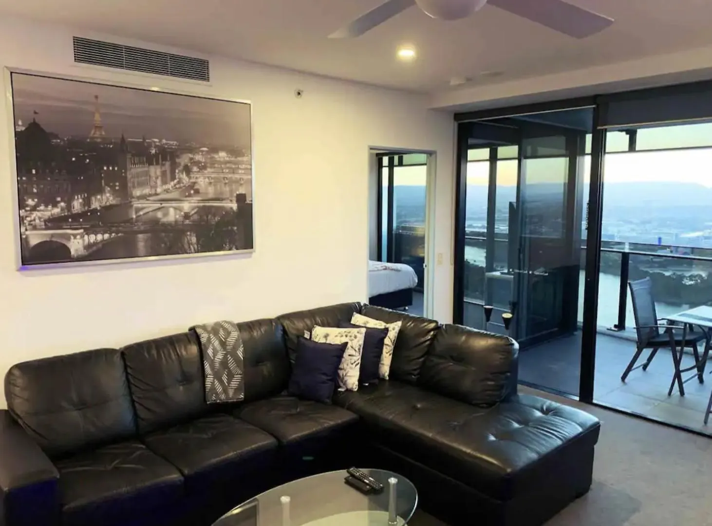 Apartment Mountain View Sleeps 6 Surfers Paradise 2 Bed 2 Bath Circle On Cav & Hilton Surfers Gold Coast