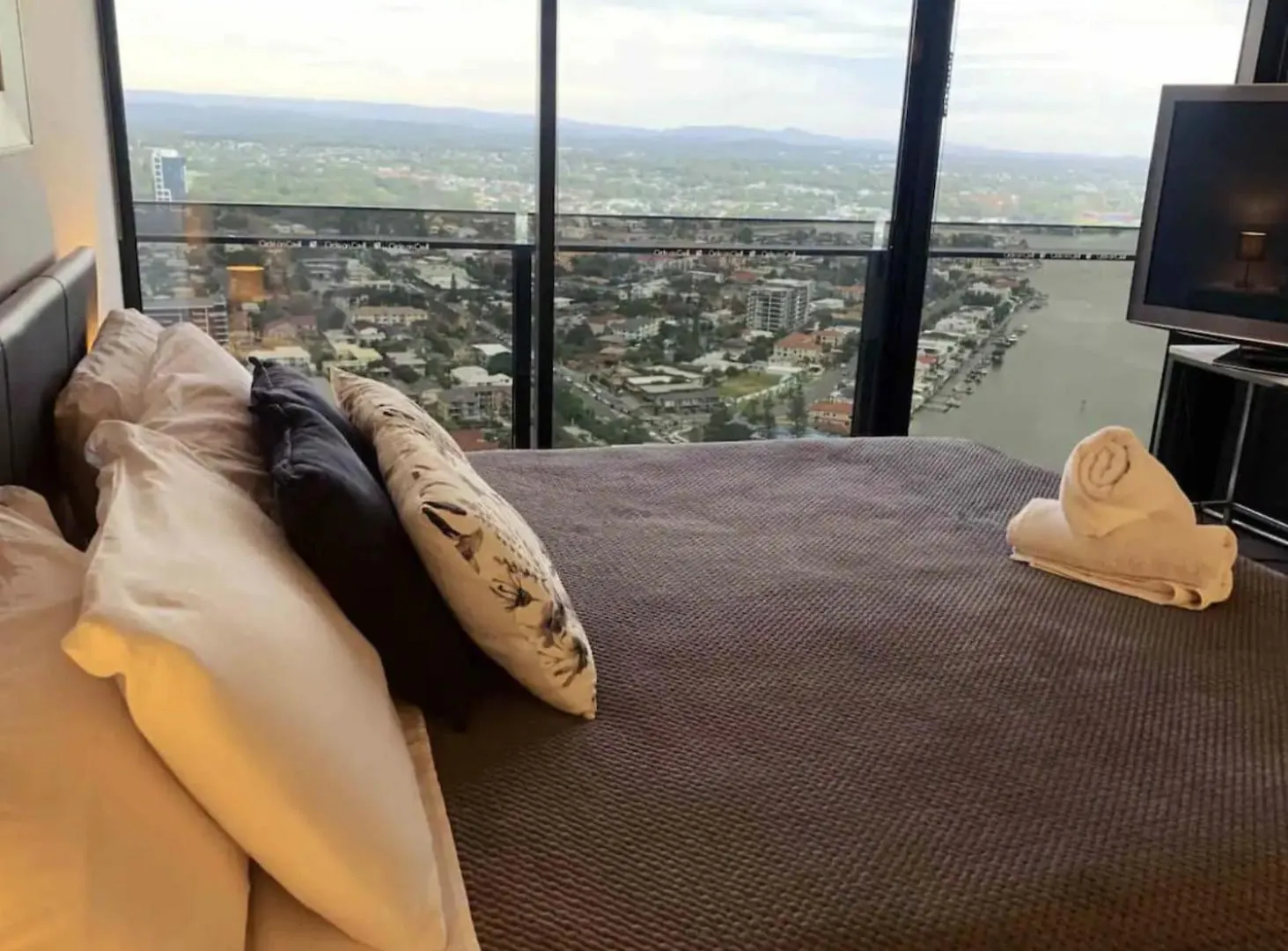 Mountain View Sleeps 6 Surfers Paradise 2 Bed 2 Bath Circle On Cav & Hilton Surfers