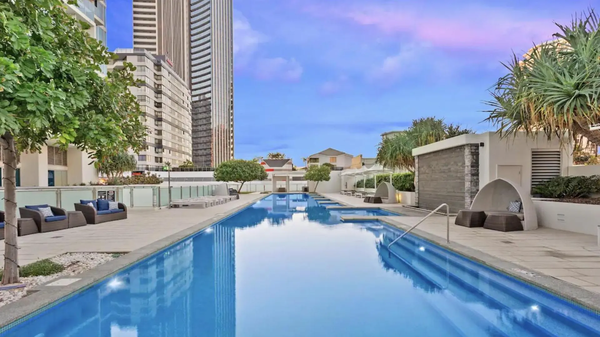 Mountain View Sleeps 6 Surfers Paradise 2 Bed 2 Bath Circle On Cav & Hilton Surfers *