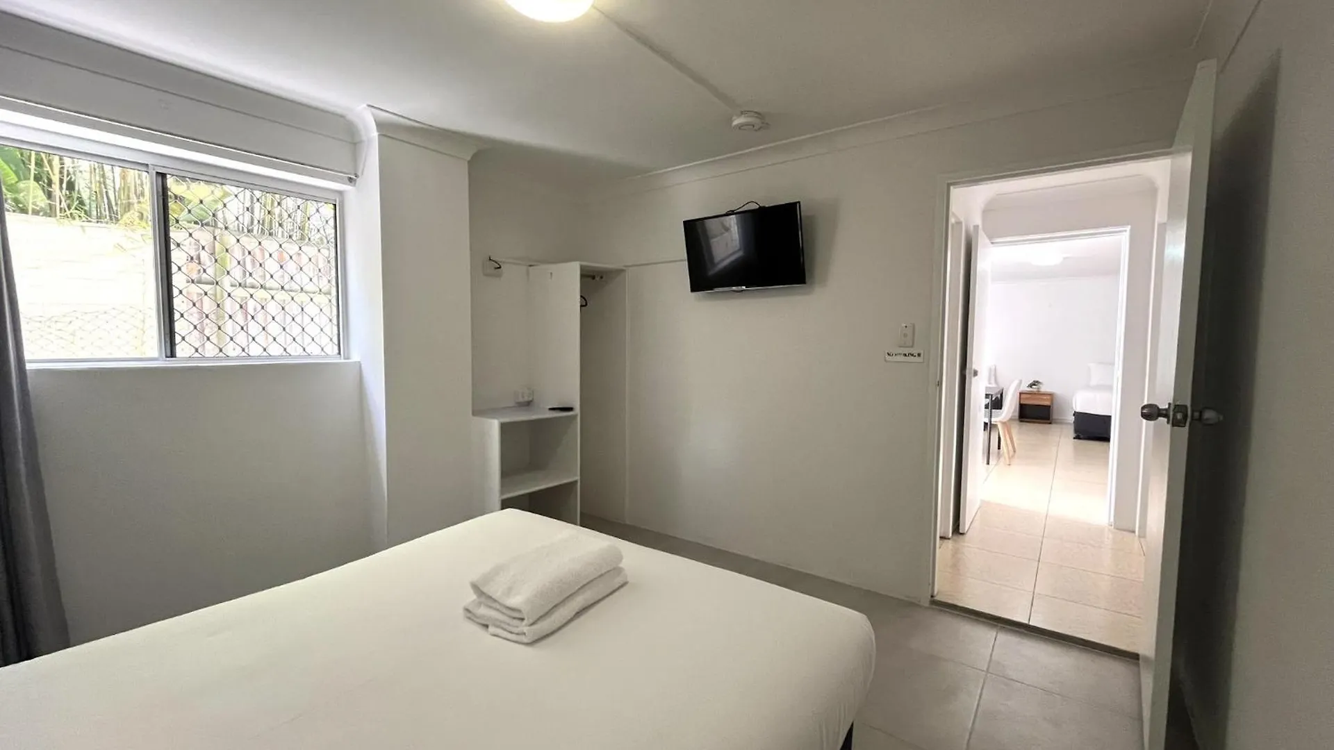 Browns Broadbeach Motel 3*