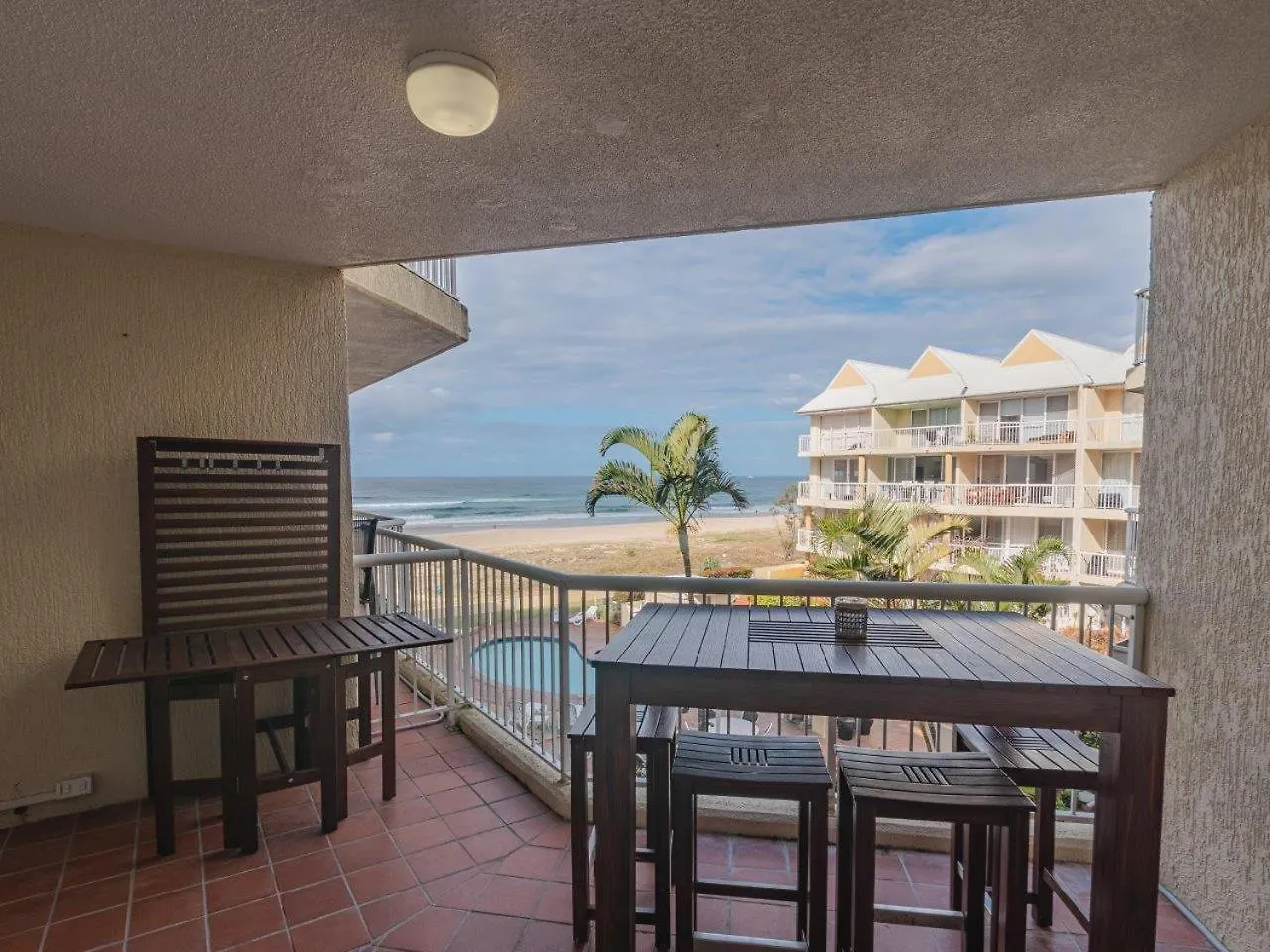 Crystal Beachfront Hotel apartamentowy