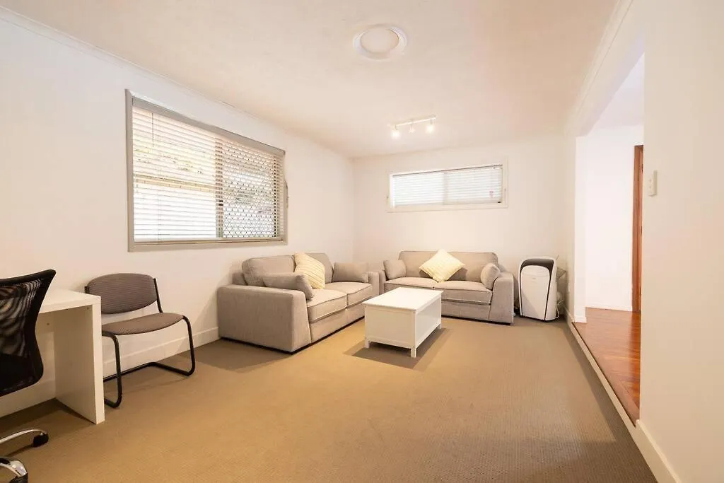 Holiday home Family-friendly Retreat With Pool & Spacious Living