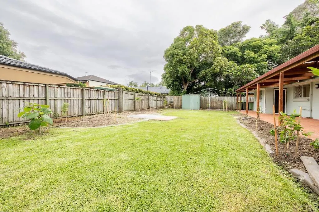 Holiday home Family-friendly Retreat With Pool & Spacious Living *