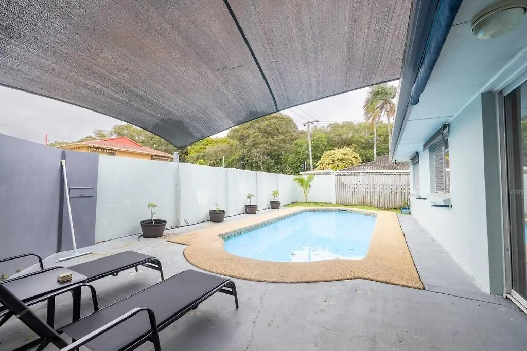Family-friendly Retreat With Pool & Spacious Living Holiday home Gold Coast