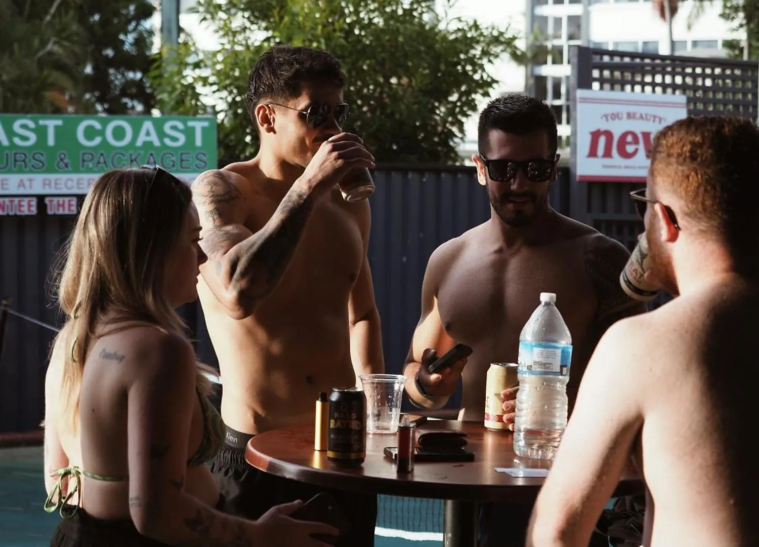 Backpackers In Paradise 18-35