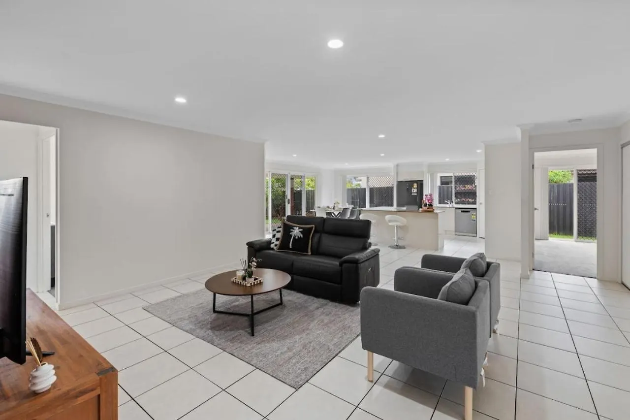 Stunning 4br With Yard Parking Costco And Theme Park Holiday home *