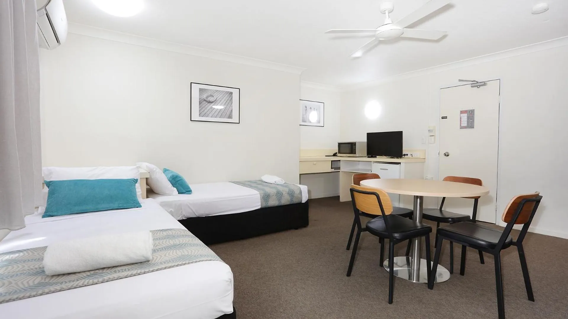 Southport & Aparthotel 3*