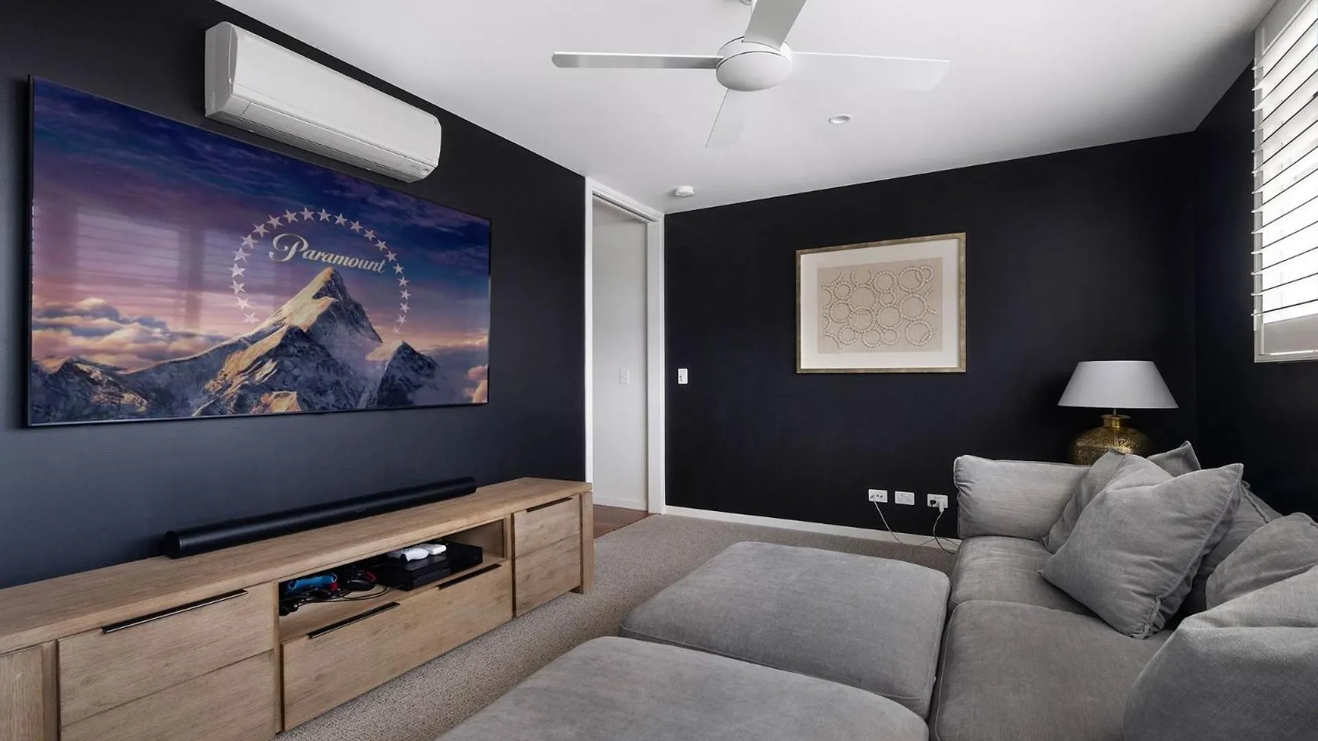Feriehus Luxury Tri-level Duplex In Mermaid - Coasthm