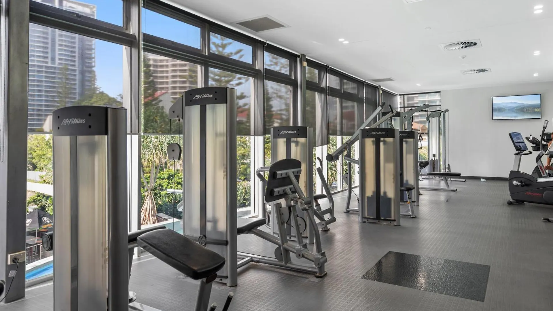 Apartment Qtower 2Br Apt Pool & Gym, 6 Guests, Beach Walk