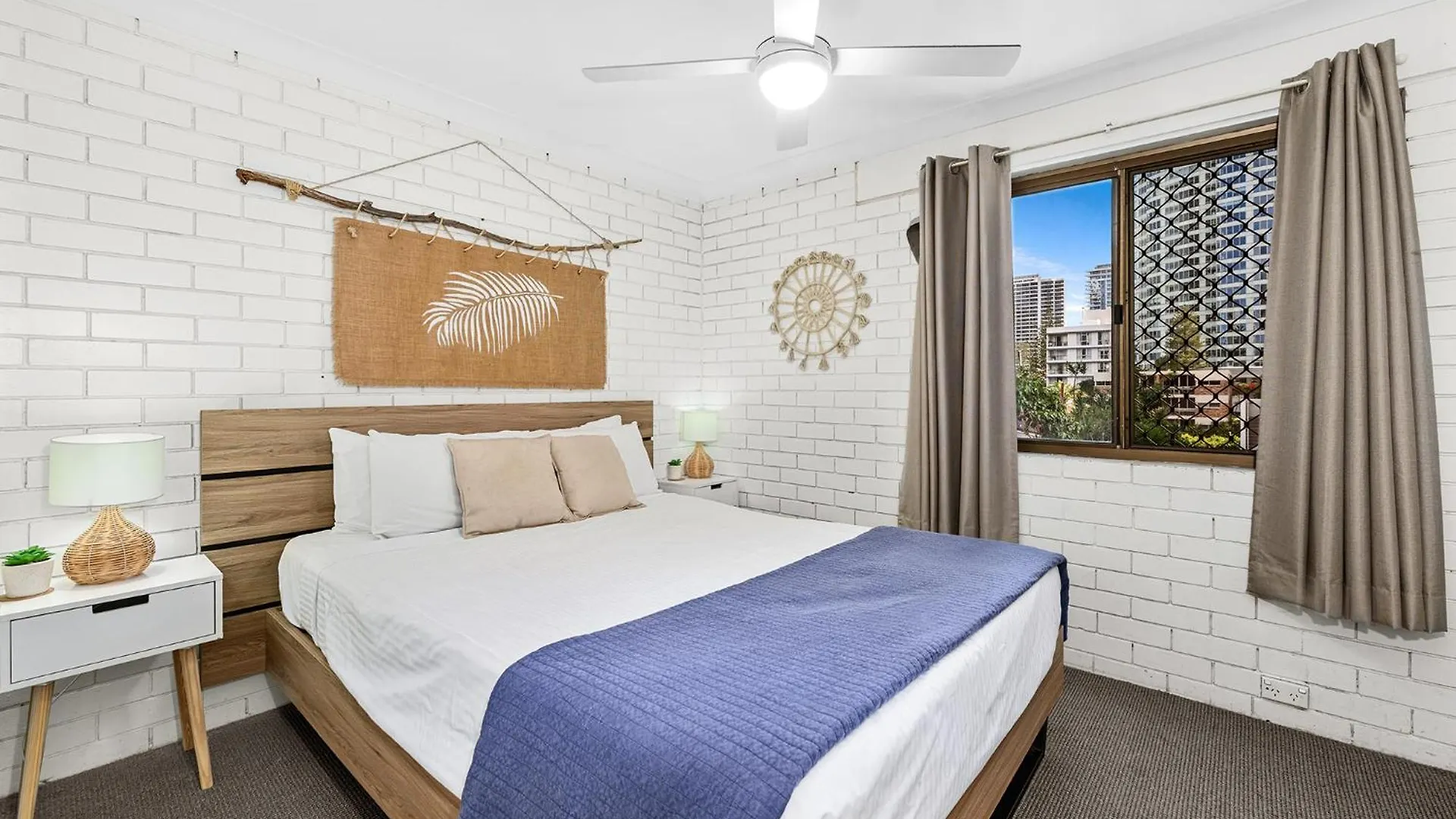 Surfers Paradise- Meters From The Beach! דירה