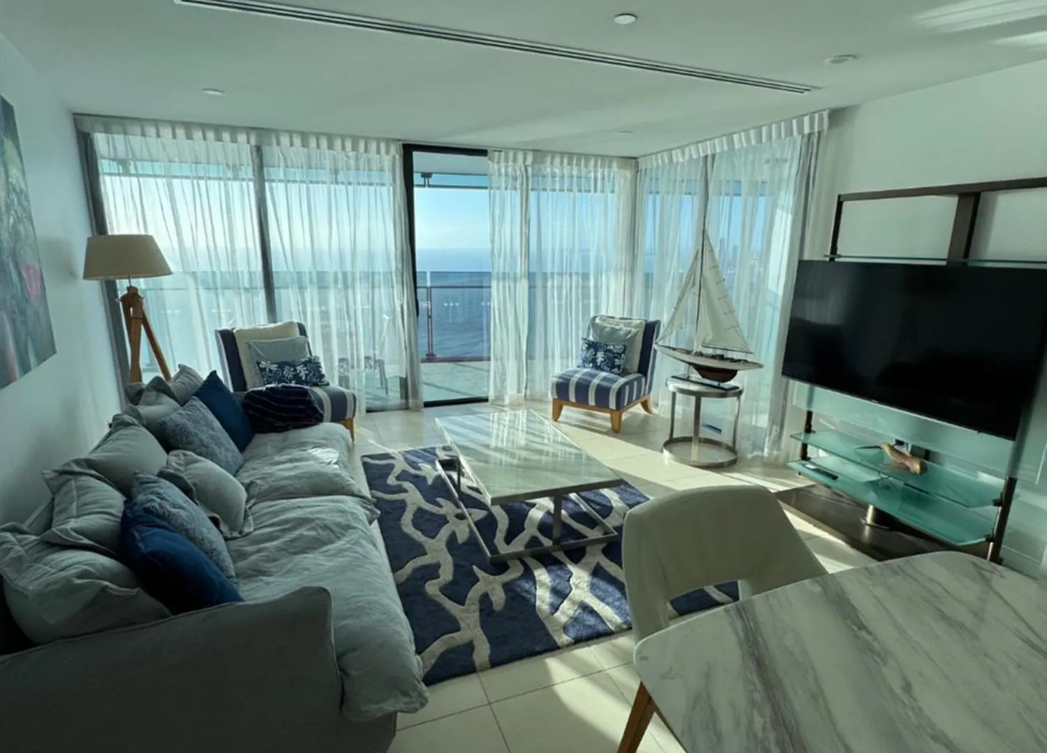 High-end In The Soul Of Surfers Paradise * Gold Coast