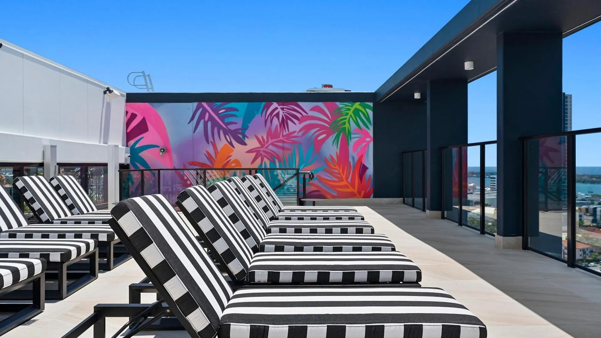 Tryp By Wyndham Southport 4*