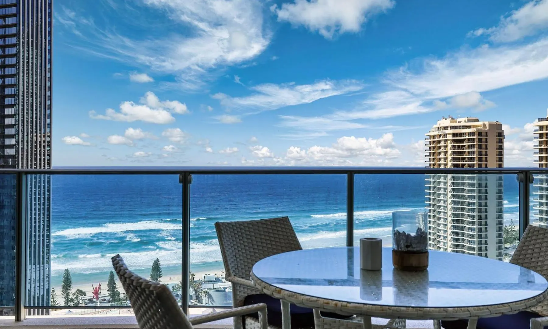H Star Residences-- Paradise Stayz Apartment