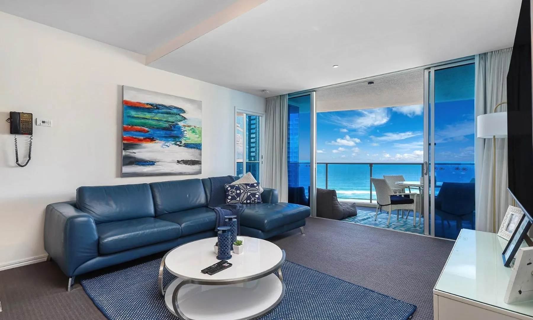 Apartment H Star Residences-- Paradise Stayz *