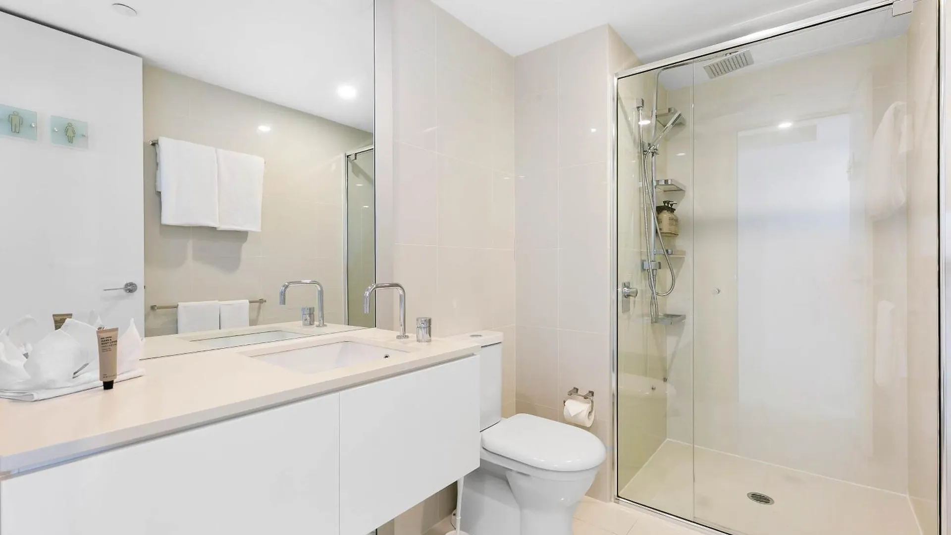 Tallest Tower Skyhomes | 9 Hamilton Avenue * Gold Coast