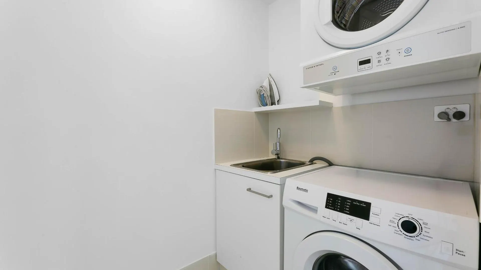 Apartment Tallest Tower Skyhomes | 9 Hamilton Avenue *
