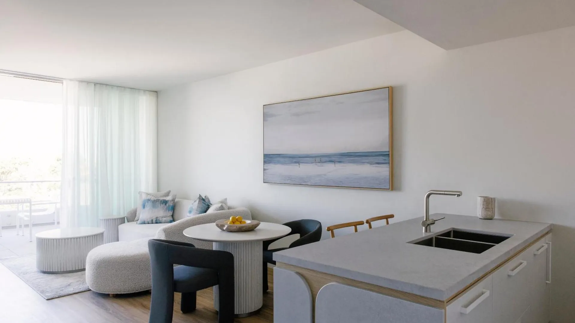 Apart-hotel Kirra Point *