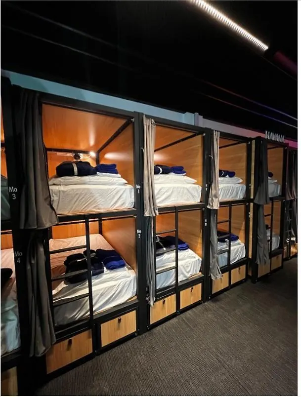 Capsuleaccom Hostel Gold Coast