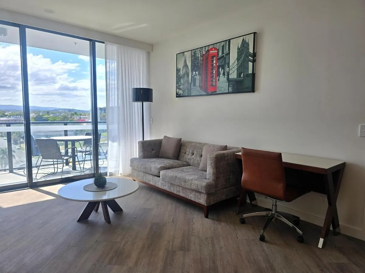 Southport Two Bedroom Apartment *