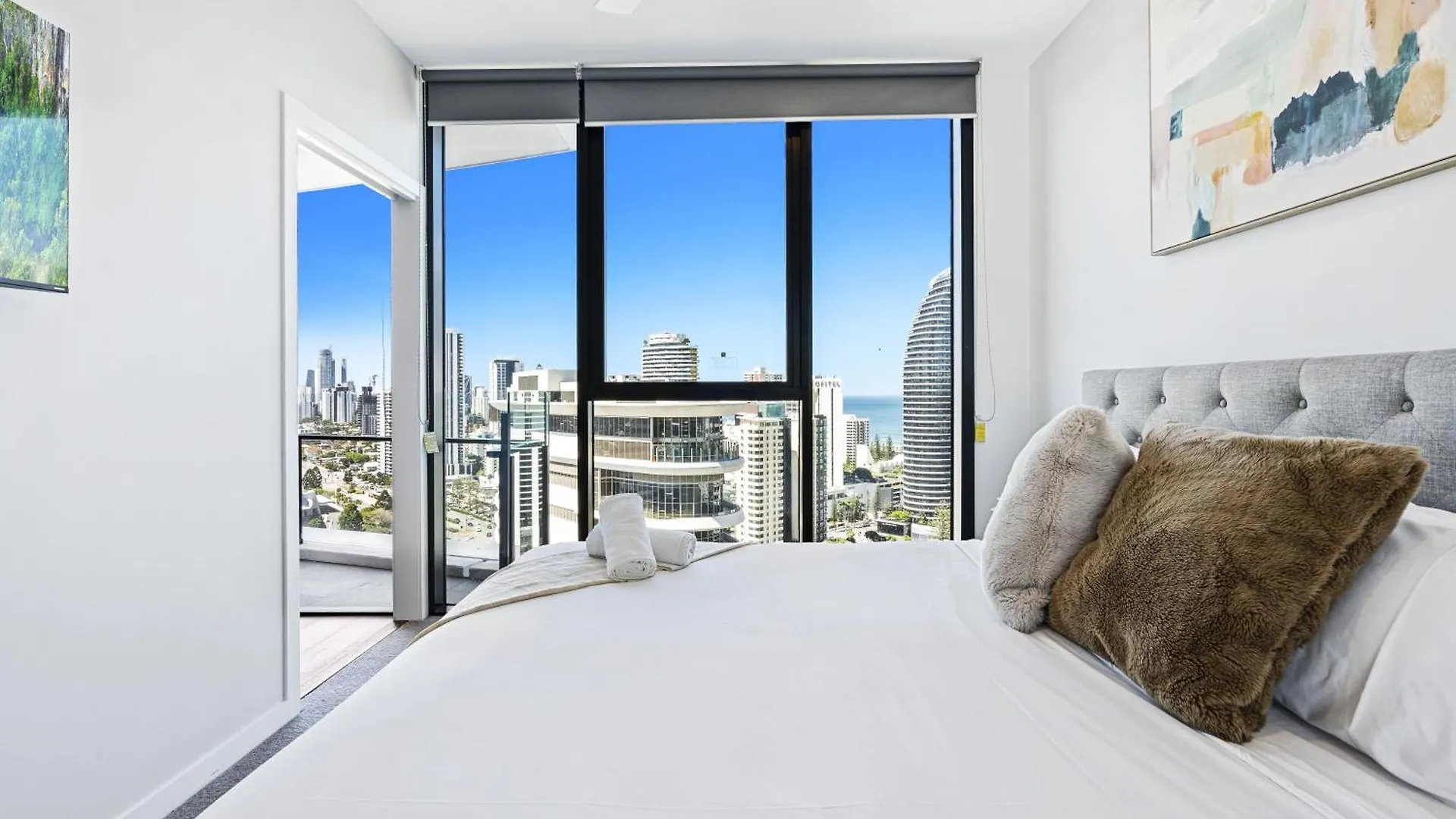 Apartment 2 Bedroom 1 Bathroom Private At Casino - Paid Parking Only *