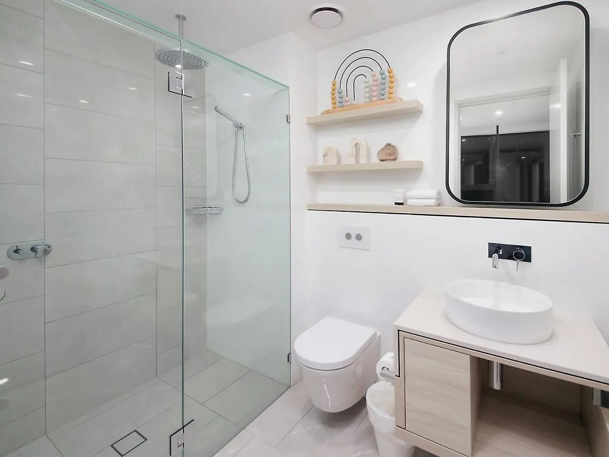 Beachfront Luxe Escape At Parking *