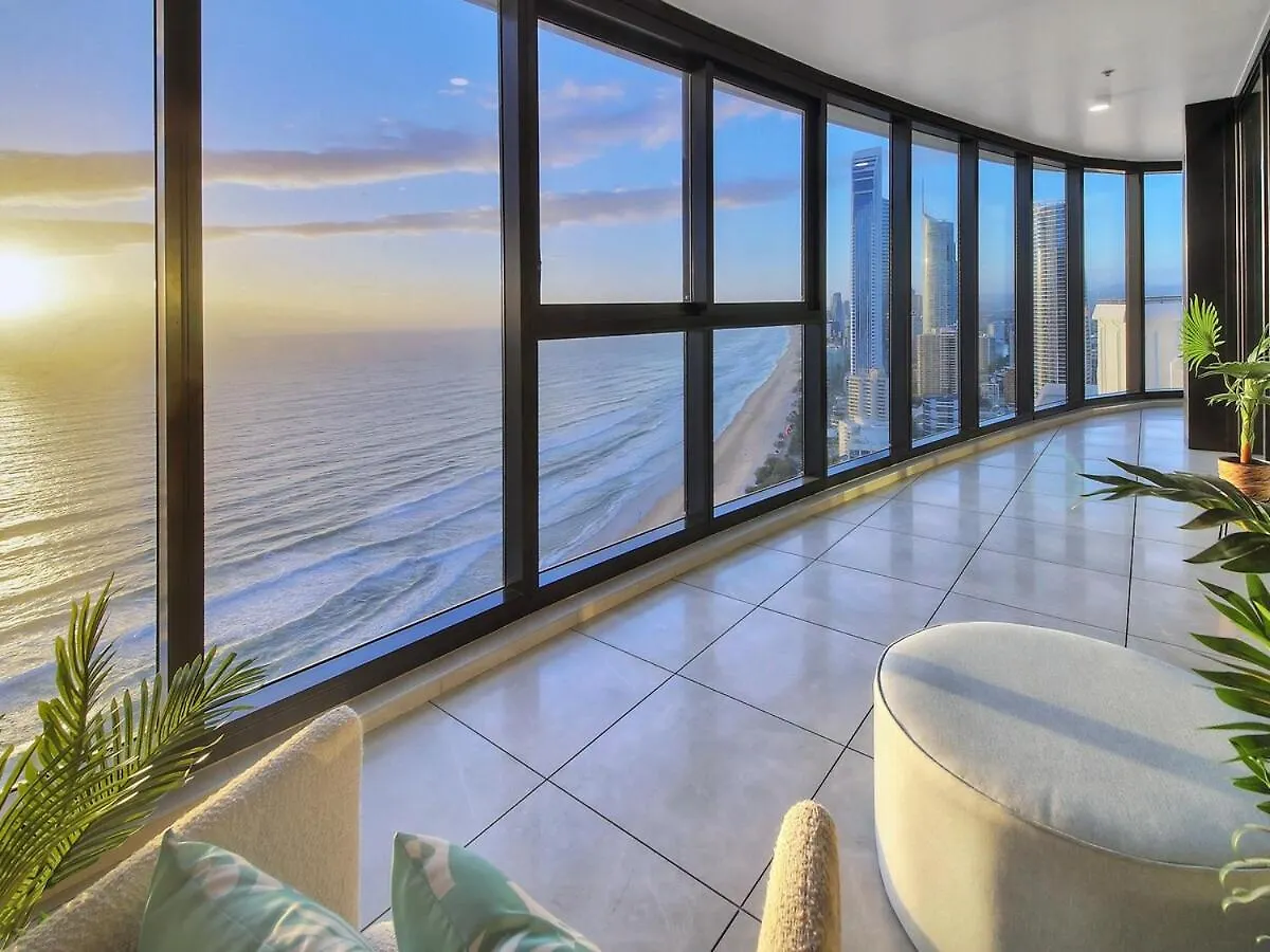 Beachfront Luxe Escape At Parking * سيرفرز باراديس