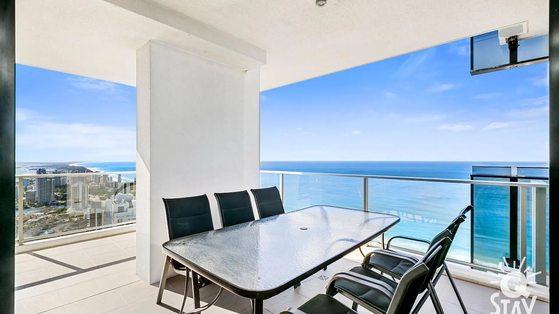 Circle On Cavill - Qstay Appartement