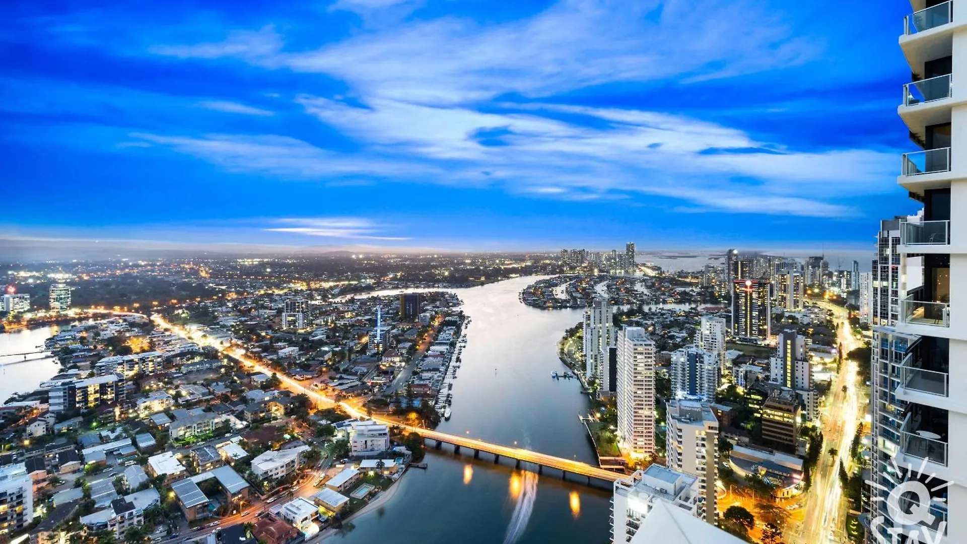 Circle On Cavill - Qstay Gold Coast