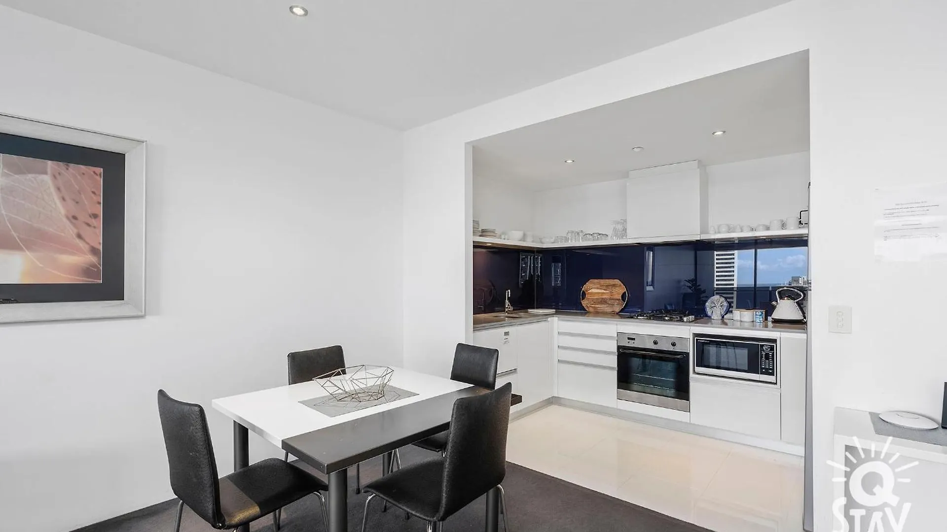 Circle On Cavill - Qstay Gold Coast