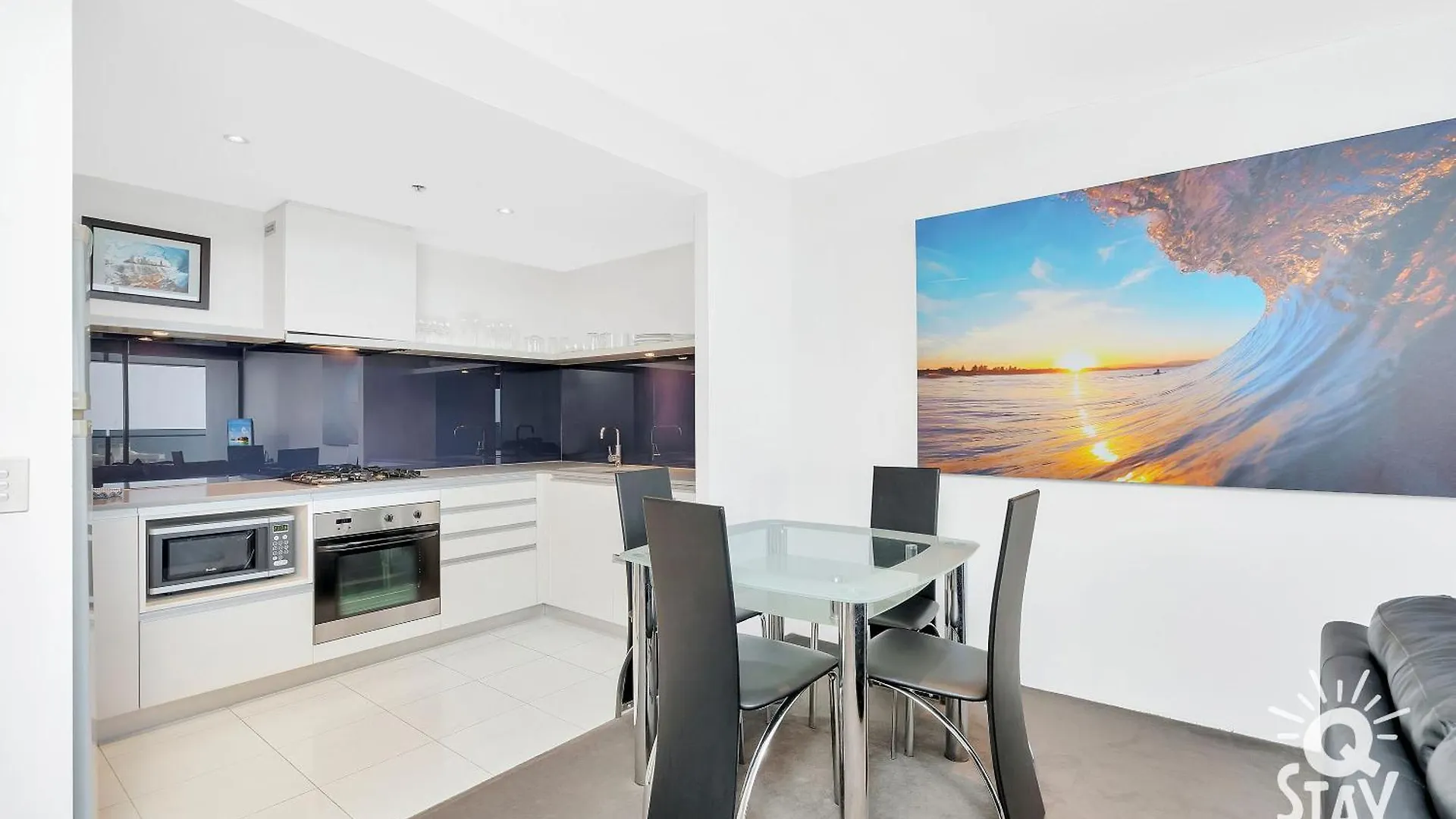 Circle On Cavill - Qstay Apartment *