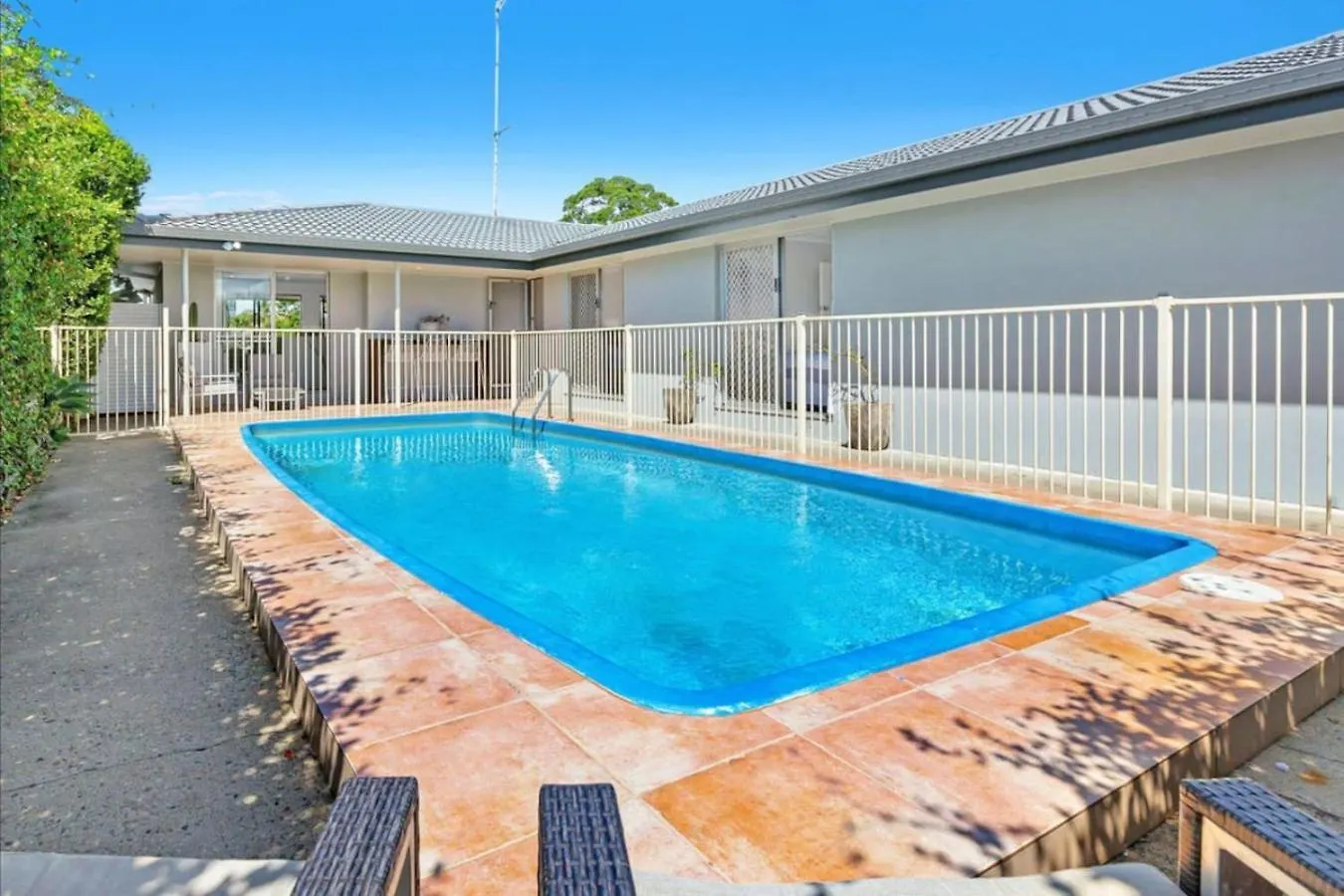 Water View Family Getaway - Wifi, Pool, Bbq Semesterbostad *