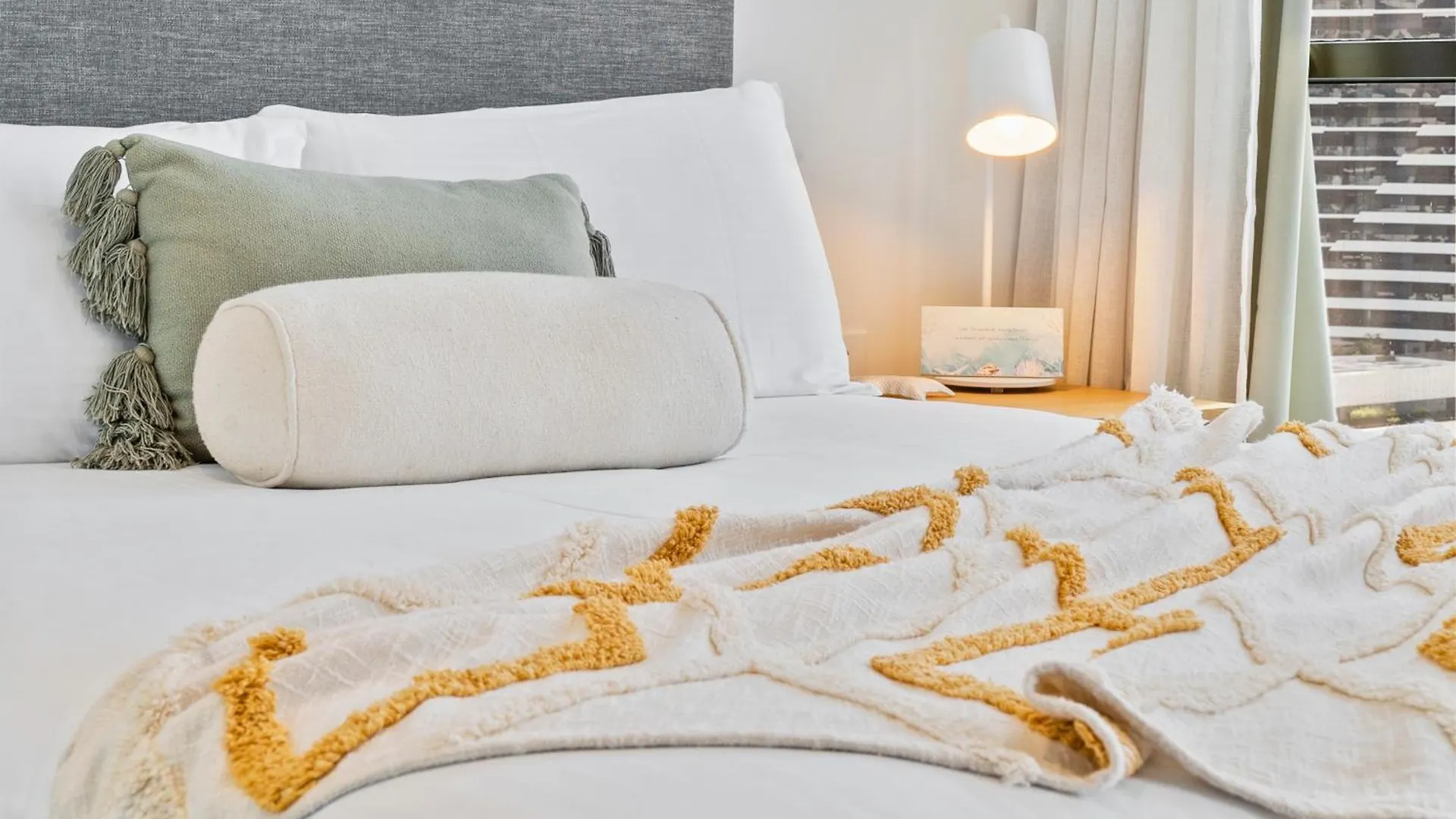 'beachside Glow' Gleaming Getaway On The Appartamento
