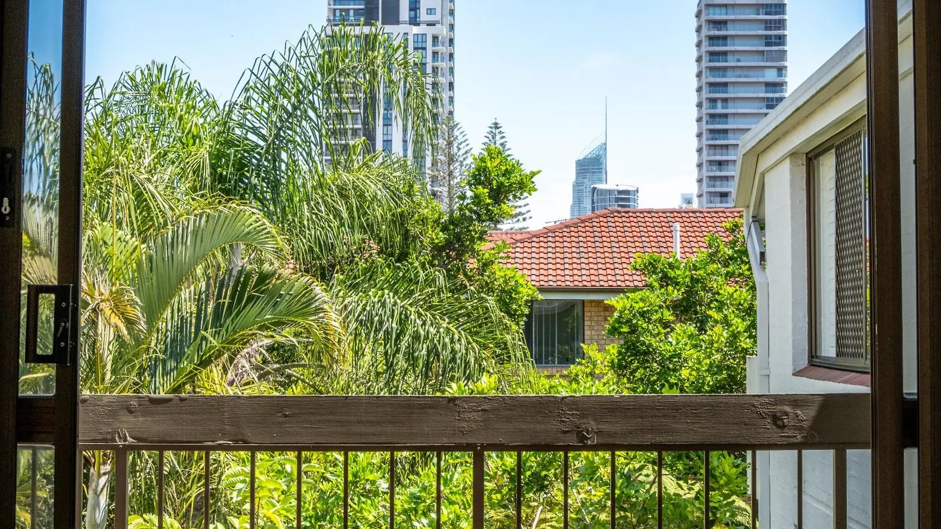 Sunbury Broadbeach Apartment