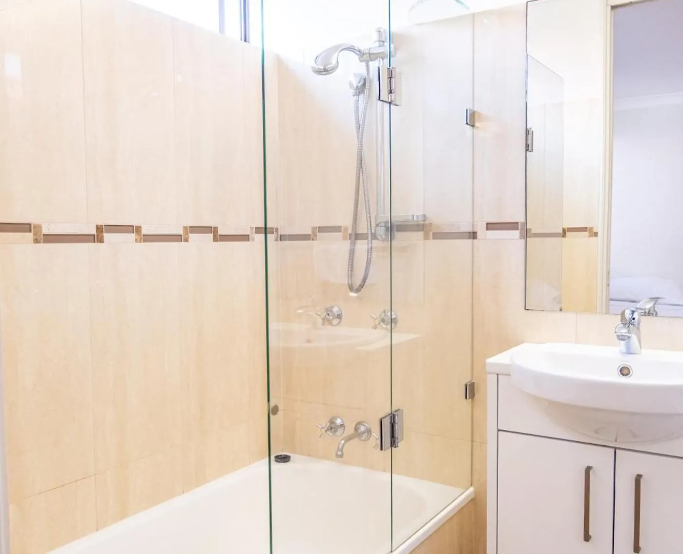 Sunbury Broadbeach * Gold Coast