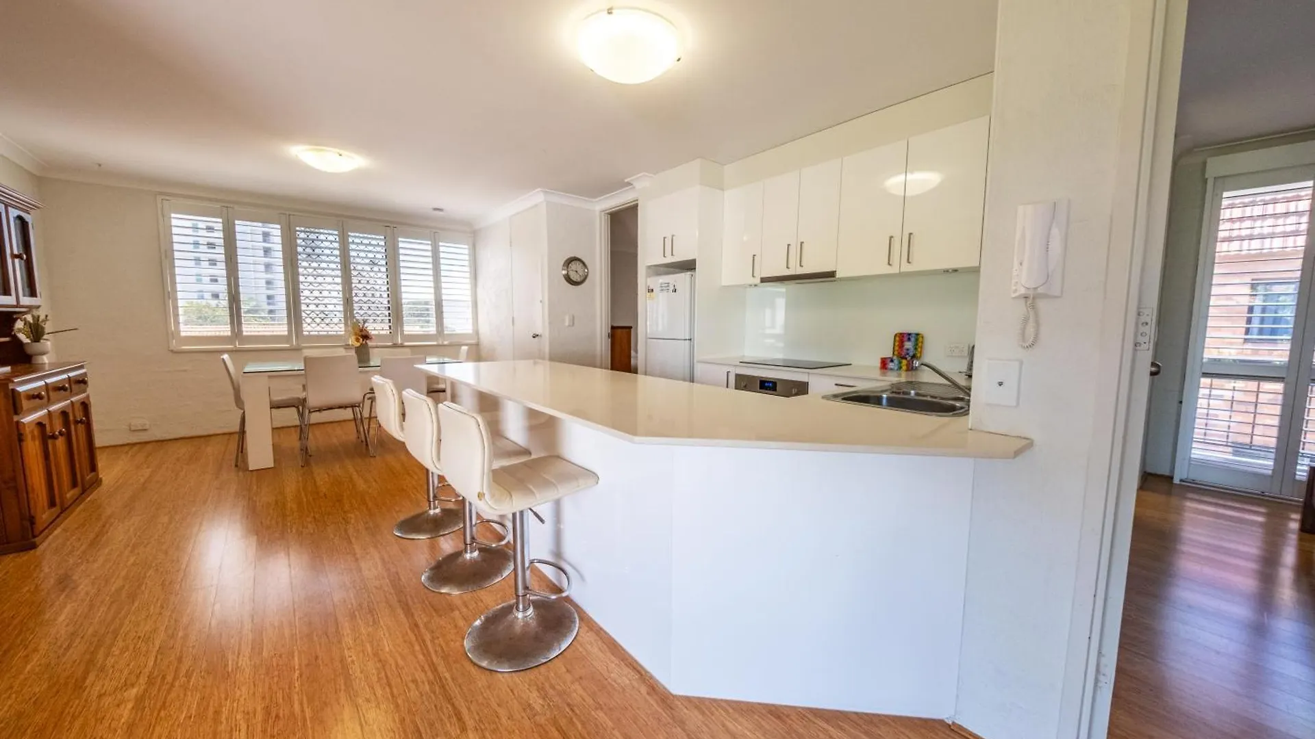 Sunbury Broadbeach Apartment