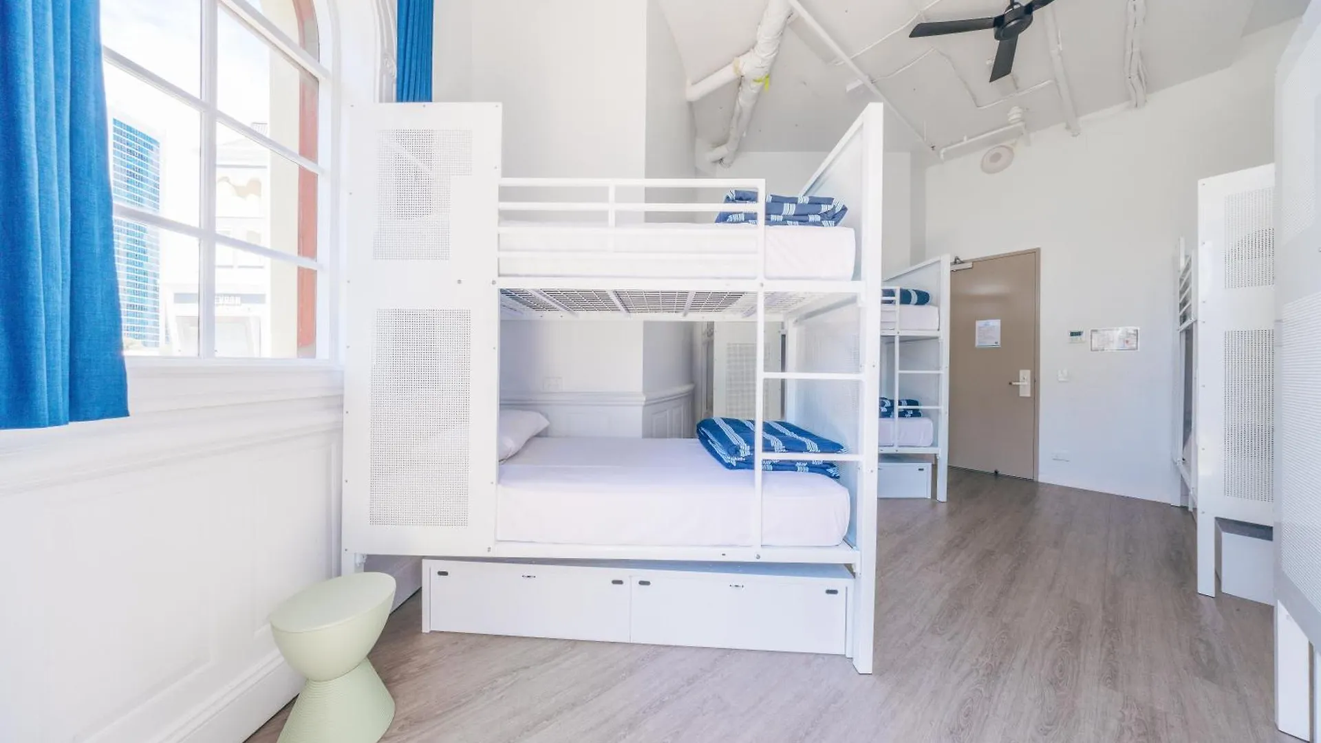 Maze Backpackers - Hostel *