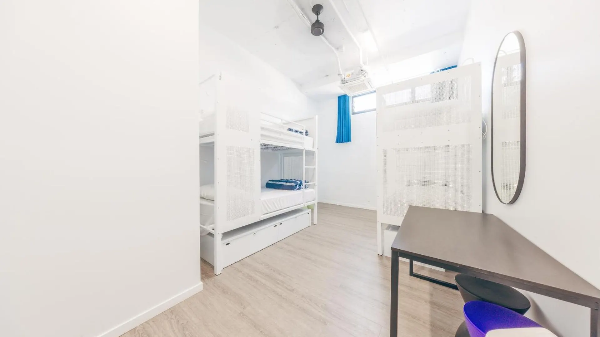 Maze Backpackers - Hostel