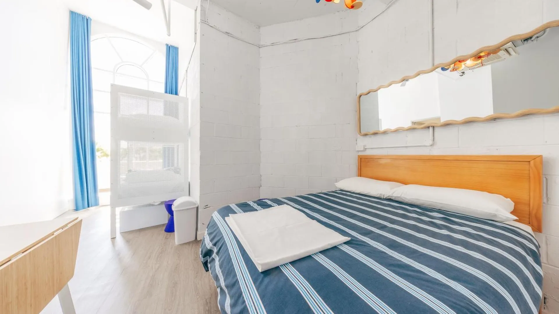 Maze Backpackers - * Gold Coast
